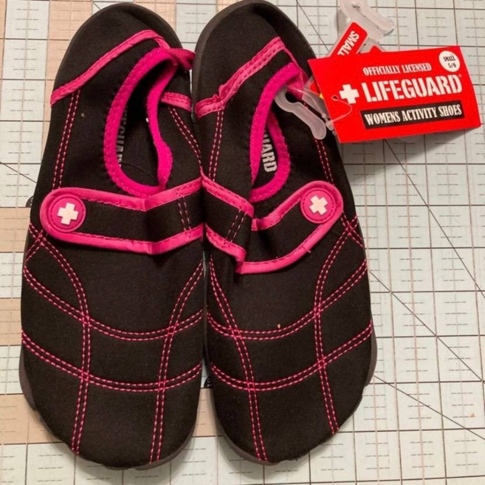 NWT LifeGuard Pink Trim Water Shoes Sz 5/6